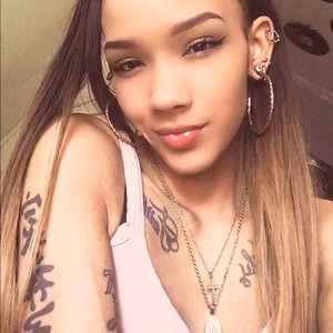 Meet your Posher, Jade